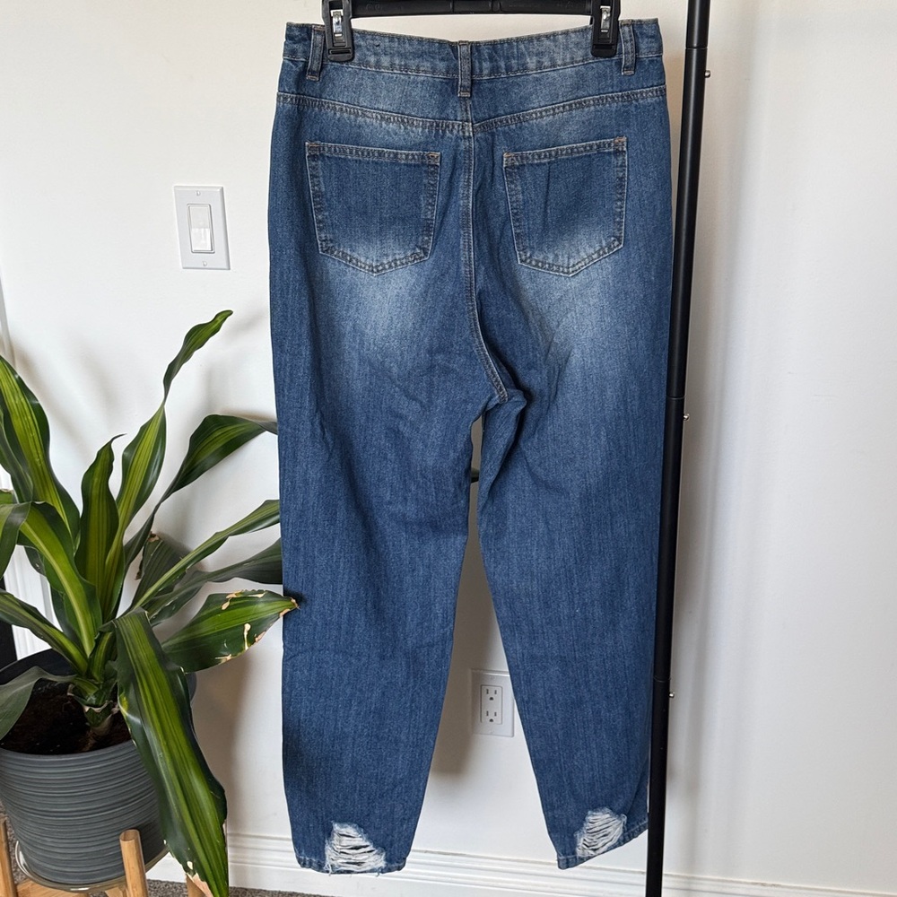 MISSGUIDED High Rise Mom Jeans - Picture 2 of 5